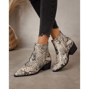 NWT UNIONBAY Snakeskin Print Ankle Booties‎ Womens 10M Western Heel